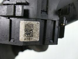 Infiniti G35 Manetka / Przełącznik wycieraczek 252608J00