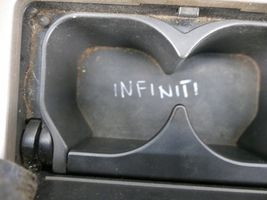 Infiniti G35 Console centrale 