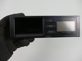 Mazda 626 Monitori/näyttö/pieni näyttö GG2M67600