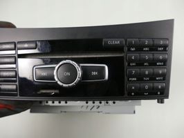 Mercedes-Benz E A207 Unità principale autoradio/CD/DVD/GPS A2129005327