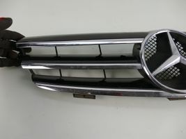 Mercedes-Benz CLK A209 C209 Передняя решётка A2098800223