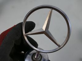 Mercedes-Benz E W211 Valmistajan merkki/logo/tunnus 