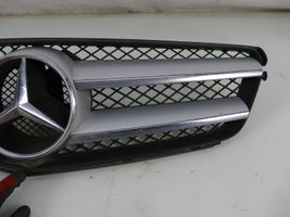 Mercedes-Benz C W204 Maskownica / Grill / Atrapa górna chłodnicy 2048880160