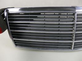 Mercedes-Benz S W140 Grotelės priekinės 1408800485