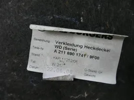 Mercedes-Benz E W211 Set rivestimento portellone posteriore/bagagliaio A2116901741