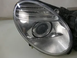 Mercedes-Benz E AMG W211 Lampa przednia 