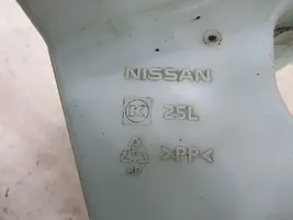 Nissan Juke I F15 Zbiornik płynu do spryskiwaczy szyby przedniej / czołowej 