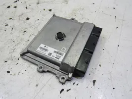 Renault Captur Komputer / Sterownik ECU silnika 237103353R