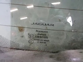 Jaguar XE Takalasi/takaikkuna 