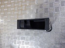 Volkswagen Touran I USB-pistokeliitin 1T0857925C