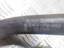 Volkswagen Touran I Sfiato/tubo di sfiato/tubo flessibile 1T0122157AP