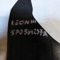 Seat Leon (5F) Lokasuojan vaahtomuovituki/tiiviste 5F0864237A