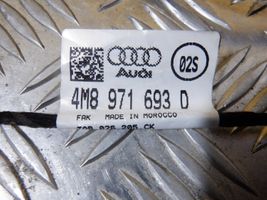 Audi Q8 Galinių durų instaliacija 4M8971693D