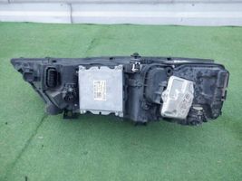 Audi Q7 4M Lampa przednia 4M0941034