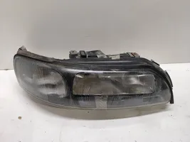 Volvo V70 Lampa przednia 