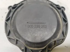 Audi A4 S4 B7 8E 8H Osłona żarówki lampy przedniej 1305239262