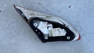 Opel Astra J Lampy tylnej klapy bagażnika 13358076