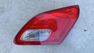 Opel Astra J Lampy tylnej klapy bagażnika 13358076