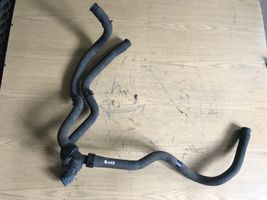 Opel Astra J Tubo flessibile del liquido di raffreddamento del motore 13251453