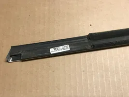 Opel Astra J Verkleidung Türfenster Türscheibe hinten 13260071