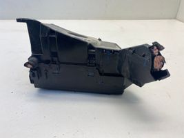 Toyota Auris E210 Sicherungskasten komplett 