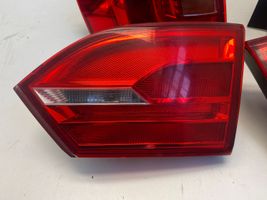 Volkswagen Jetta VI Lampy tylne / Komplet 