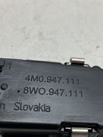 Audi A4 S4 B9 Lampka podsufitki tylna 8W0947111