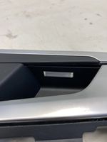 Audi A4 S4 B9 Rivestimento della maniglia interna per portiera posteriore 8W0959528