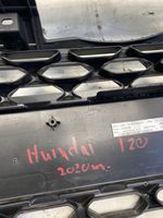 Hyundai i20 (BC3 BI3) Grotelės viršutinės 86569C8AB0