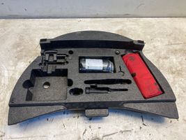 Volkswagen Touran III Tool set 5TA012115D