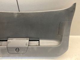 Volkswagen PASSAT B8 Moldura de la puerta/portón del maletero 3G9867605