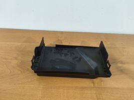 Volkswagen Polo Coperchio/tappo della scatola vassoio della batteria 6Q0915429A