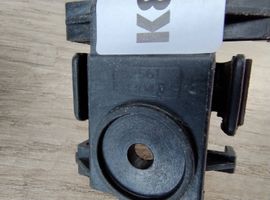 Toyota Corolla E100 Support de pare-chocs arrière 52561-13041