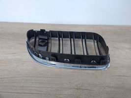 BMW 6 F12 F13 Maskownica / Grill / Atrapa górna chłodnicy 51137212849