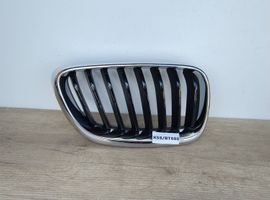 BMW 2 F22 F23 Etupuskurin ylempi jäähdytinsäleikkö 7464482