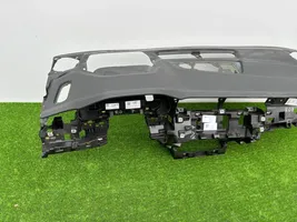 Audi Q8 Deska rozdzielcza 4M8857033