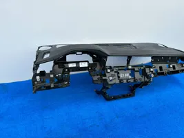 Audi Q8 Panelė 4M8857033