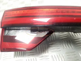 Audi A4 S4 B9 Lampy tylnej klapy bagażnika 8W9945093