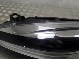 Volvo V40 Lampa przednia 32228479