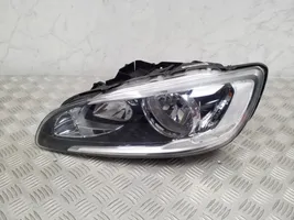 Volvo V60 Lampa przednia 31420269