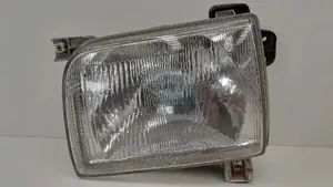 Nissan PickUp Lampa przednia 032151173