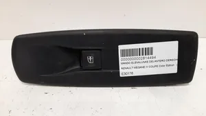 Renault Megane III Electric window control switch E30176