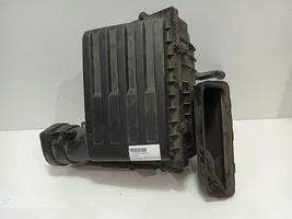 Volkswagen PASSAT B8 Obudowa filtra powietrza 5Q0129607AA