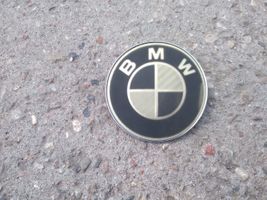 BMW 1 E81 E87 Emblemat / Znaczek 8132375