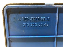 Mercedes-Benz E W210 Keskuslukituksen alipainepumppu 2108000648