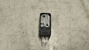 Audi RS5 Lampka drzwi przednich 4s0947409