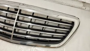 Mercedes-Benz S W222 Grille calandre supérieure de pare-chocs avant A2228800005