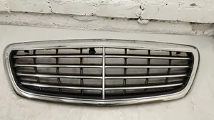 Mercedes-Benz S W222 Grille calandre supérieure de pare-chocs avant A2228800005
