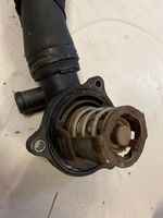 Audi A5 8T 8F Carcasa del termostato 059121111A