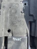 Volkswagen PASSAT B7 Ohjauspyörän pylvään verhoilu 3C0858625A